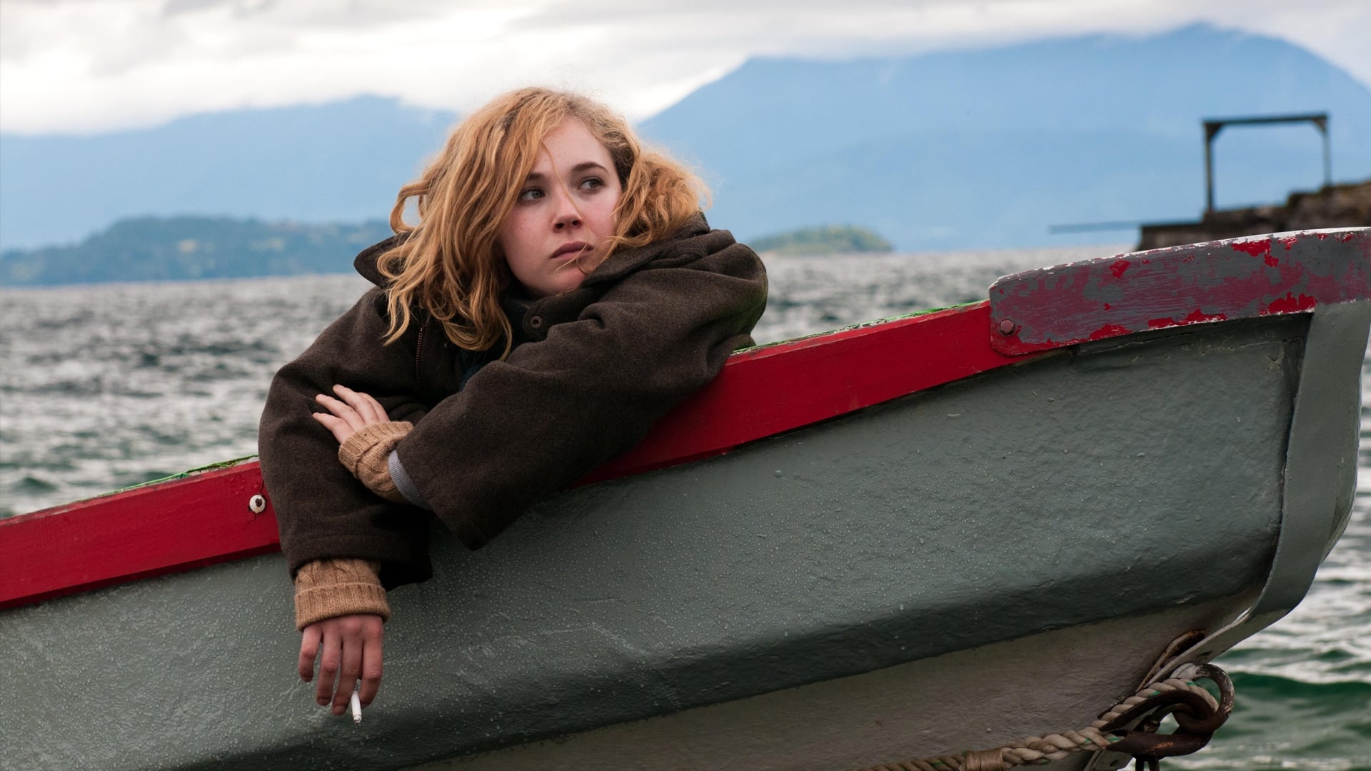 Juno Temple in Magic Magic