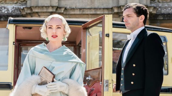 Australian box office report: the well-dressed Downton Abbey crew stroll to the top spot