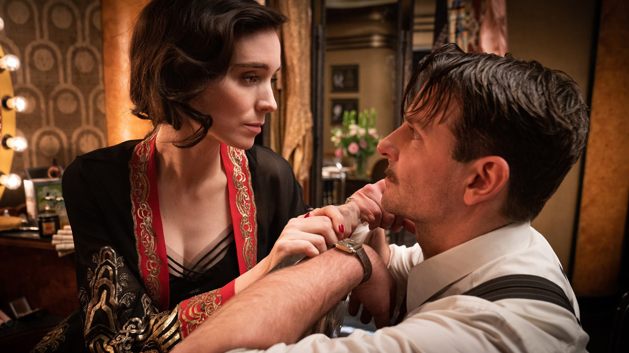 Rooney Mara and Bradley Cooper in Guillermo del Toro's Nightmare Alley